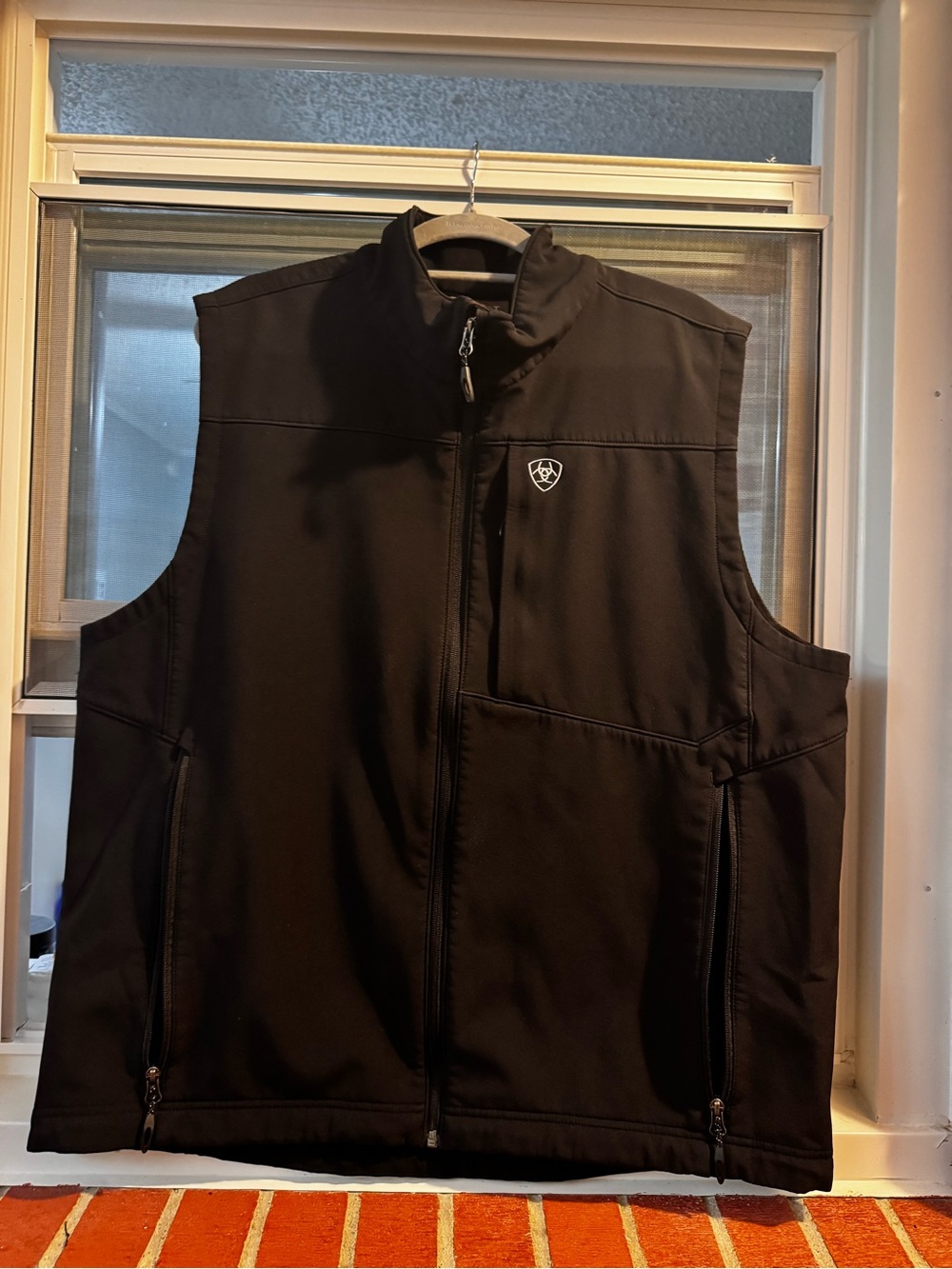 Ariat Black Men's Softshell Vest with Zip Pockets
